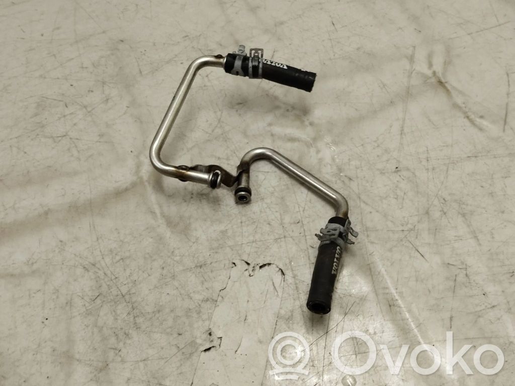 Volvo XC90 Engine coolant pipe/hose 