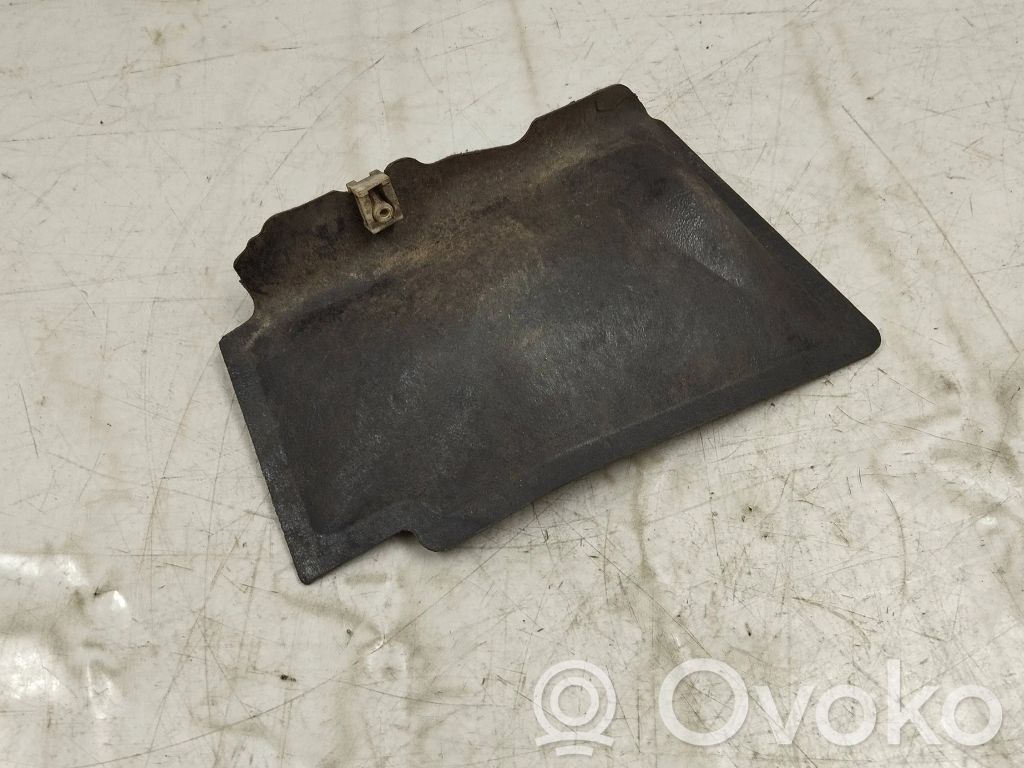 BMW 5 G30 G31 G38 Osłona tylna podwozia pod bagażnik 