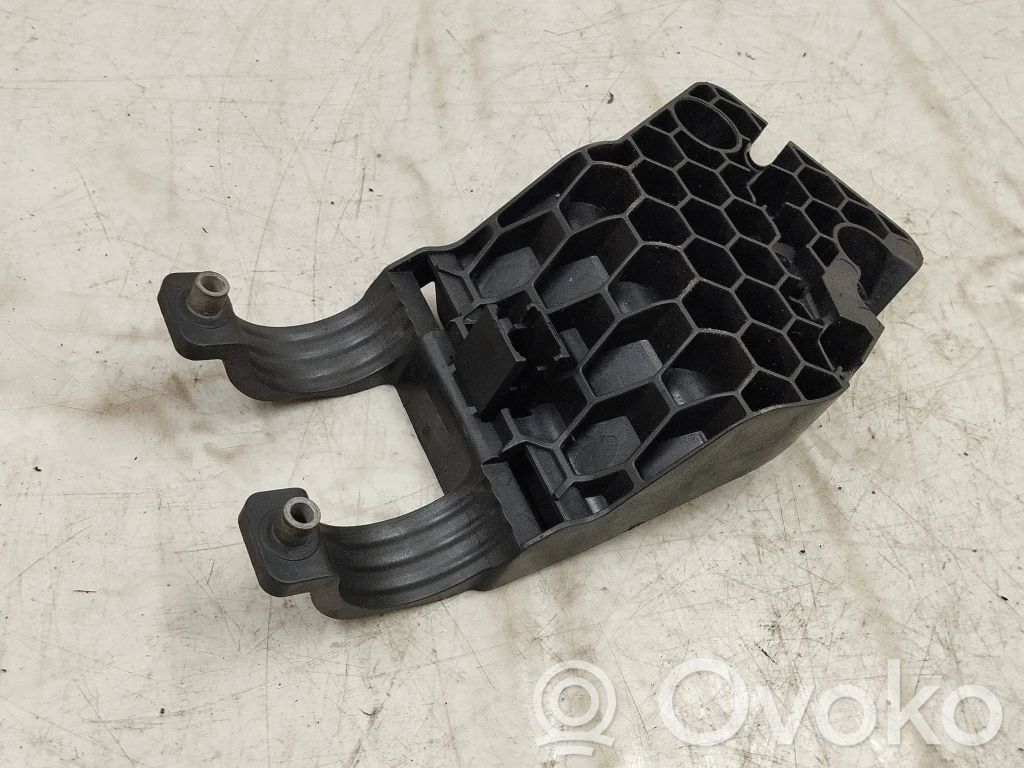 BMW X5 F15 Fuel filter bracket/mount holder 