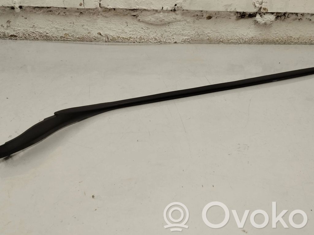 Volvo XC60 Windshield trim 