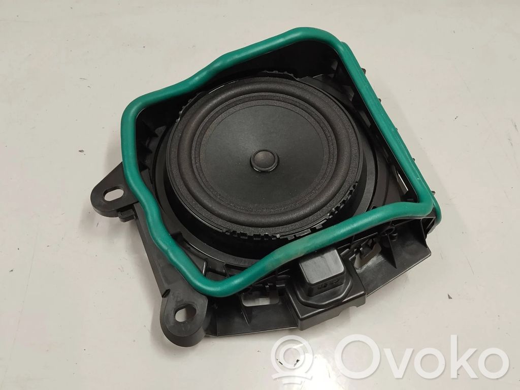 BMW 3 G20 G21 Subwoofer 