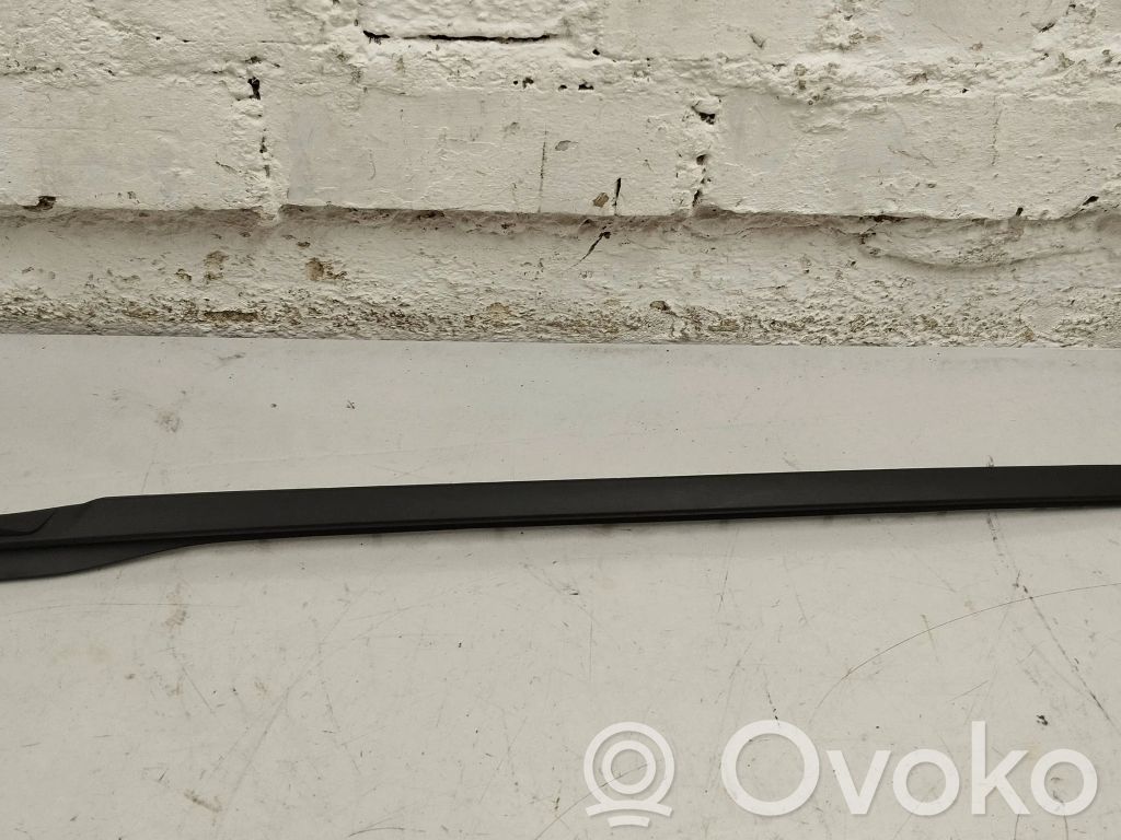 BMW i4 Windshield trim 