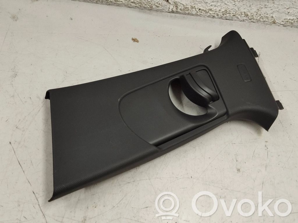 Audi A1 Pilar (B) (superior) 