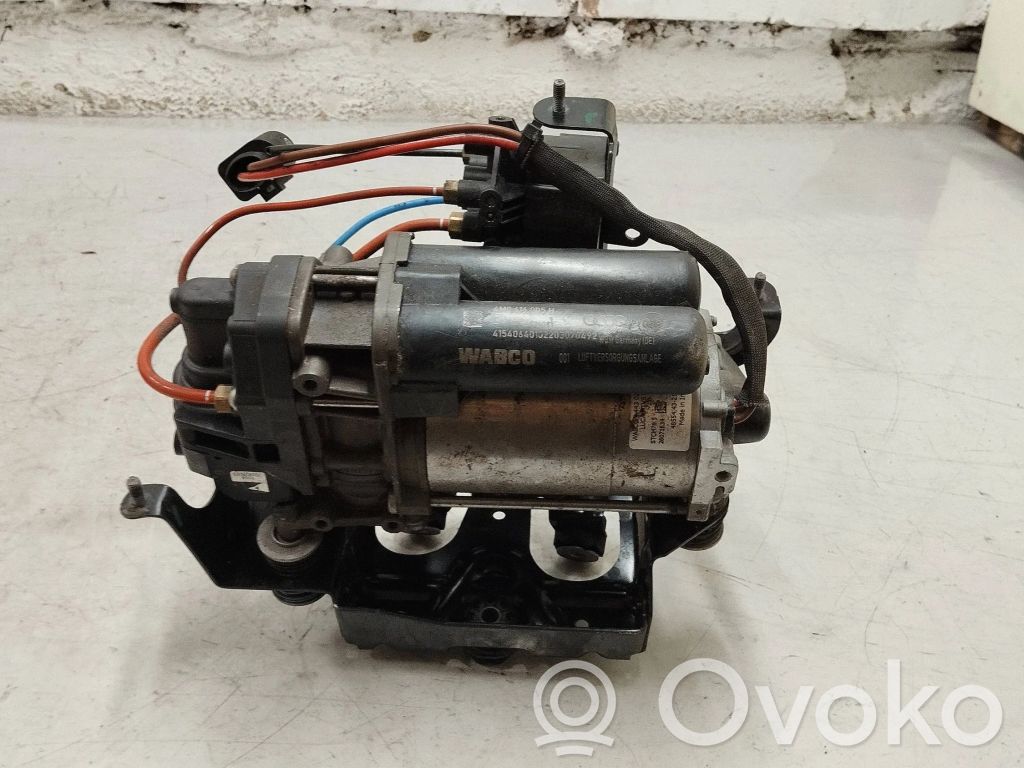 Audi Q7 4M Kompresor zawieszenia tylnego pneumatycznego 