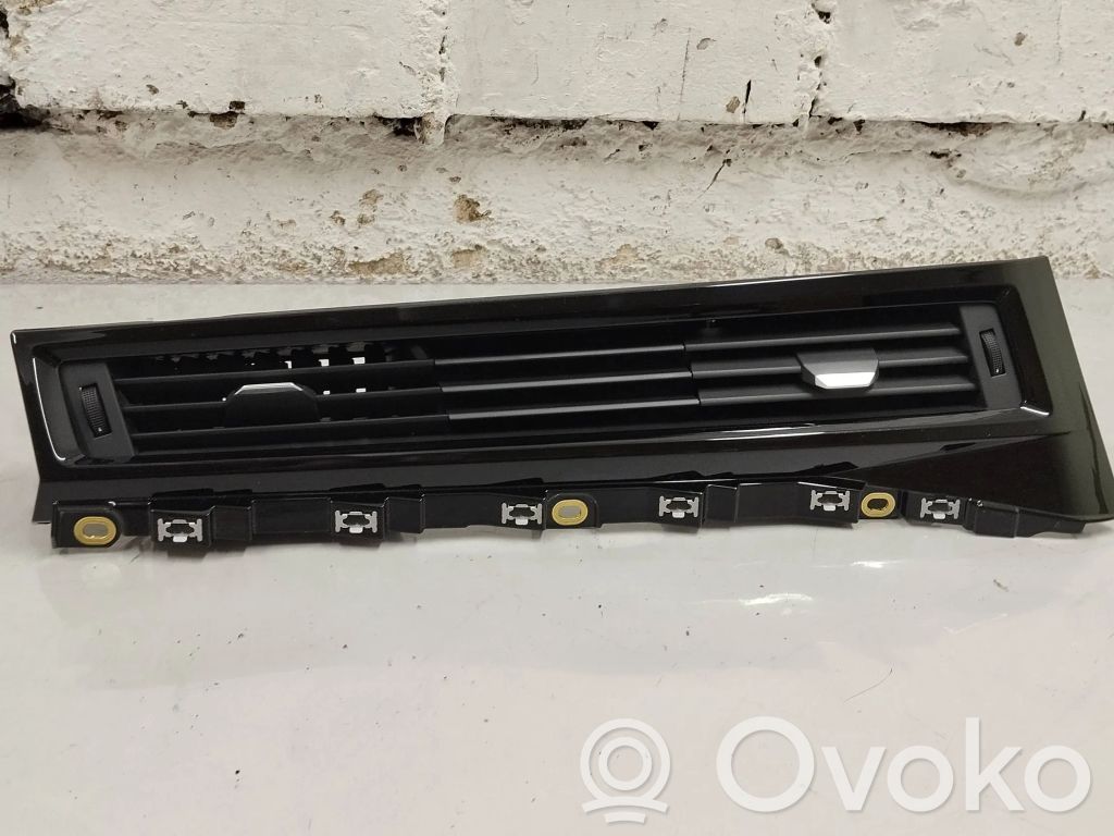 Audi A1 Dash center air vent grill 