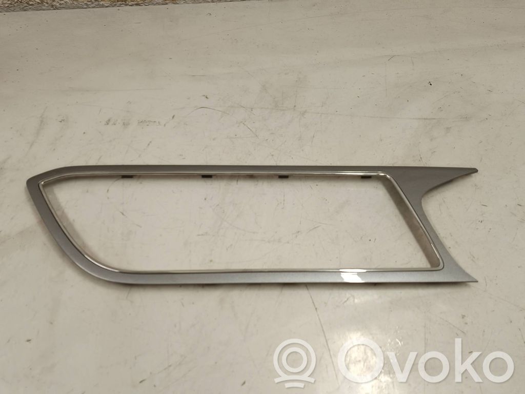 Seat Leon (5F) Radio/GPS head unit trim 