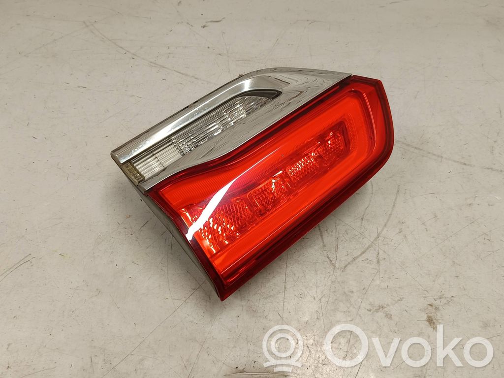 Jeep Grand Cherokee Lampă spate în capacul portbagajului 