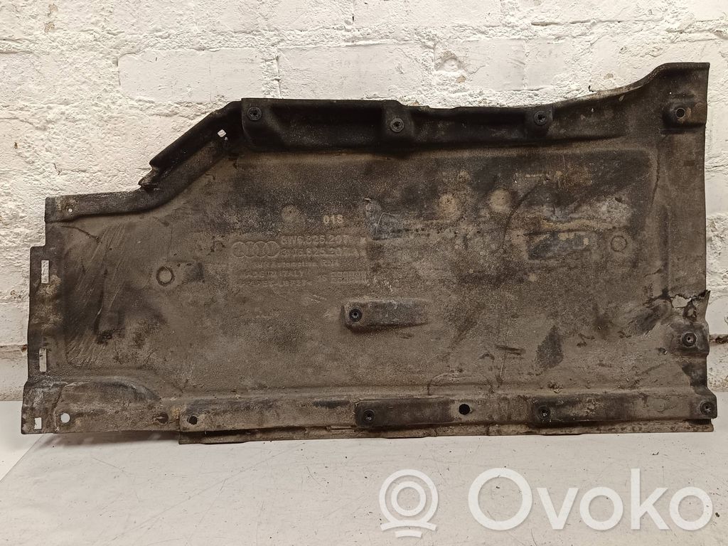 Protección inferior lateral   8W6825207