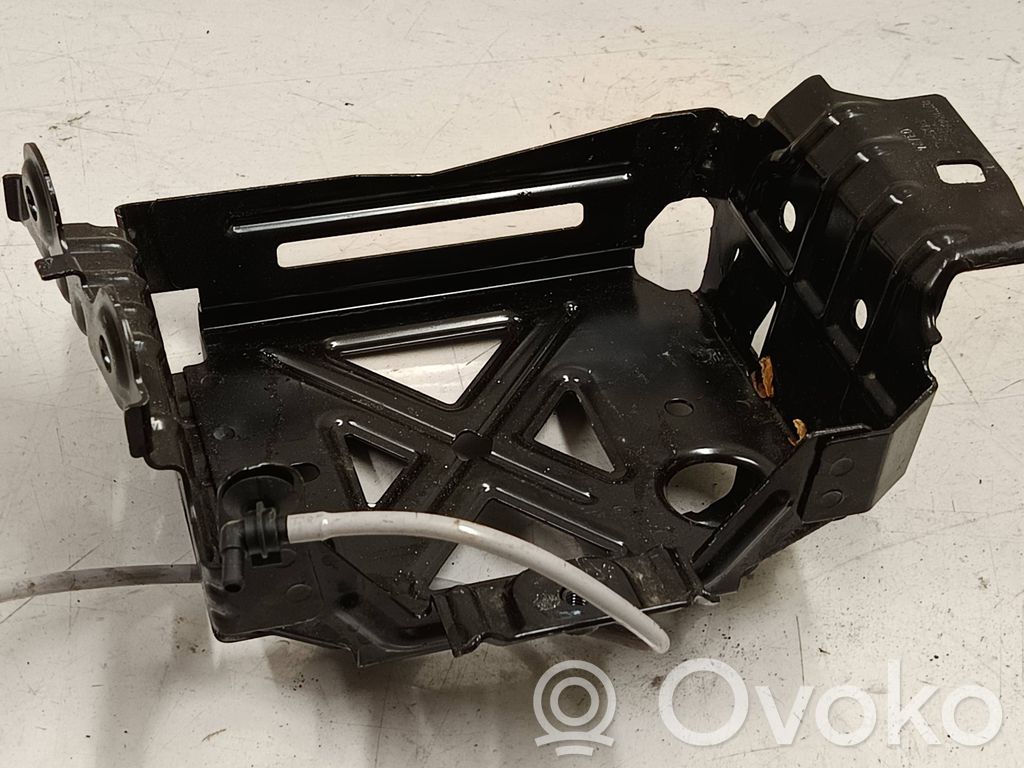 Battery bracket   8778985