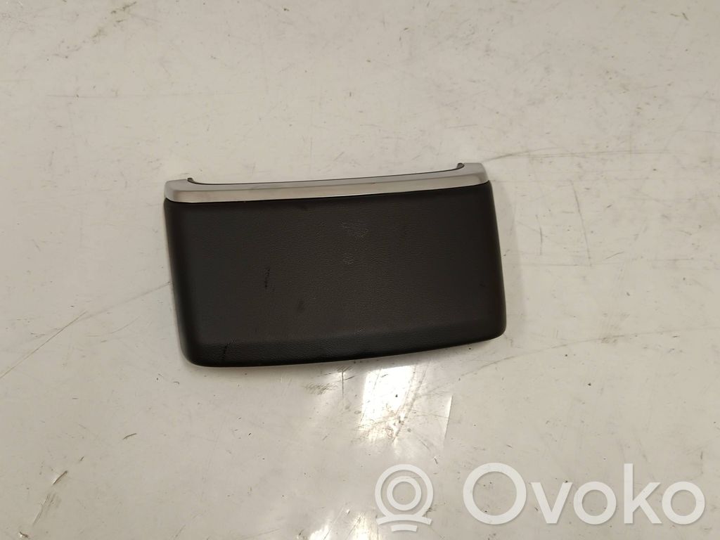 Audi Q8 Moldura inferior de la columna de dirección 