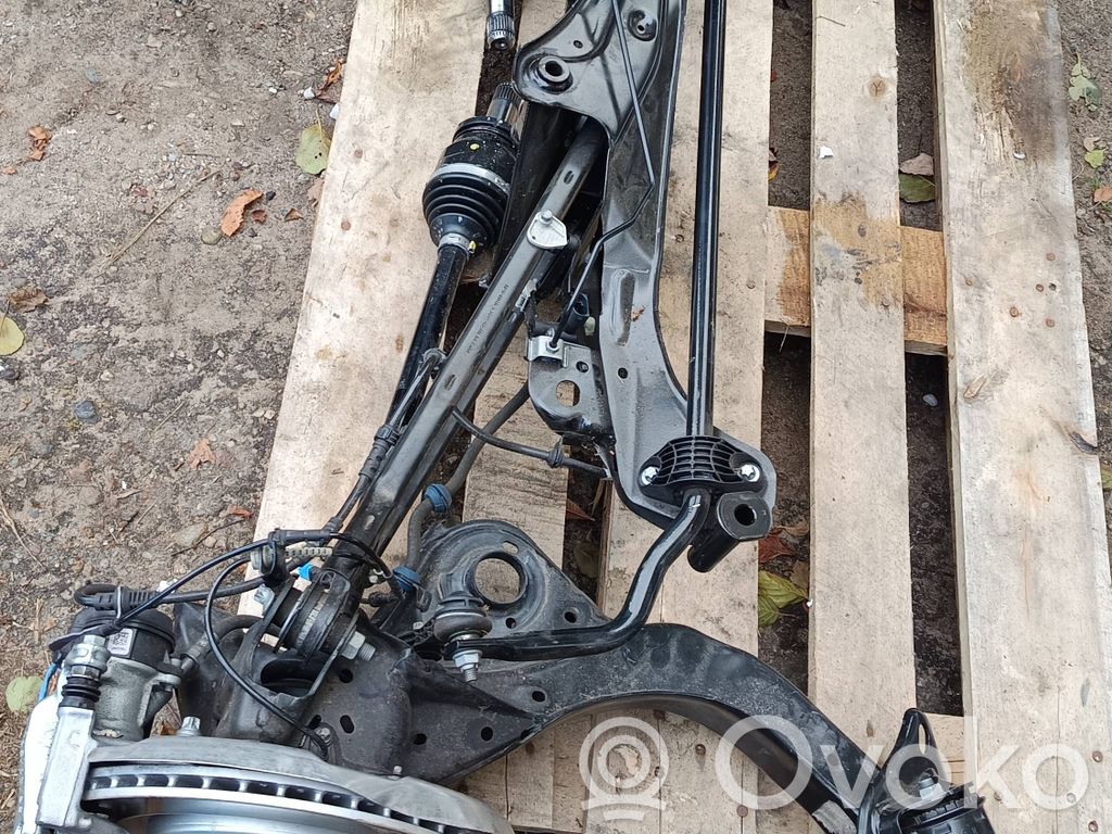 BMW X1 U11 Grinda punții spate 