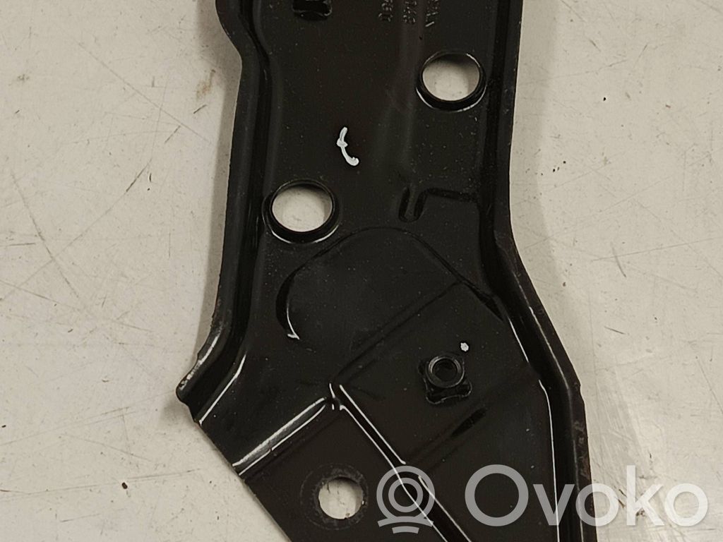 Cupra Leon Headlight/headlamp mounting bracket 