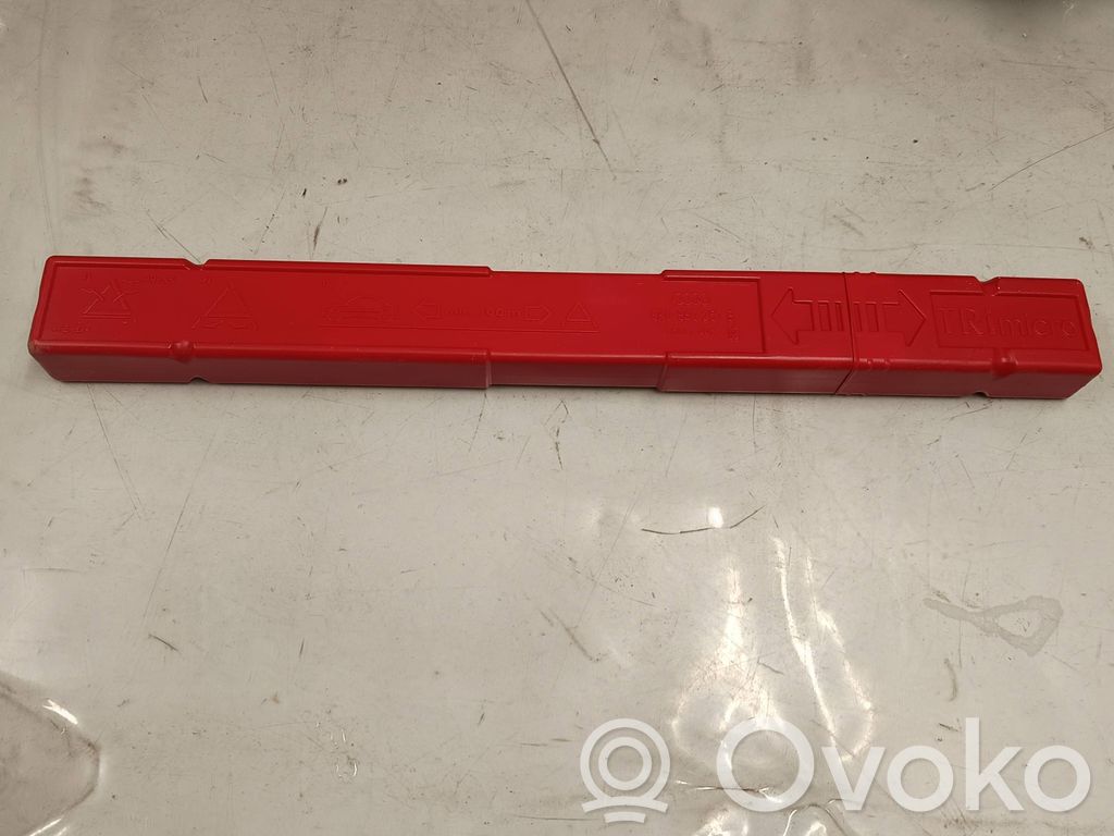 Audi A3 8Y Triunghi semnalizare 