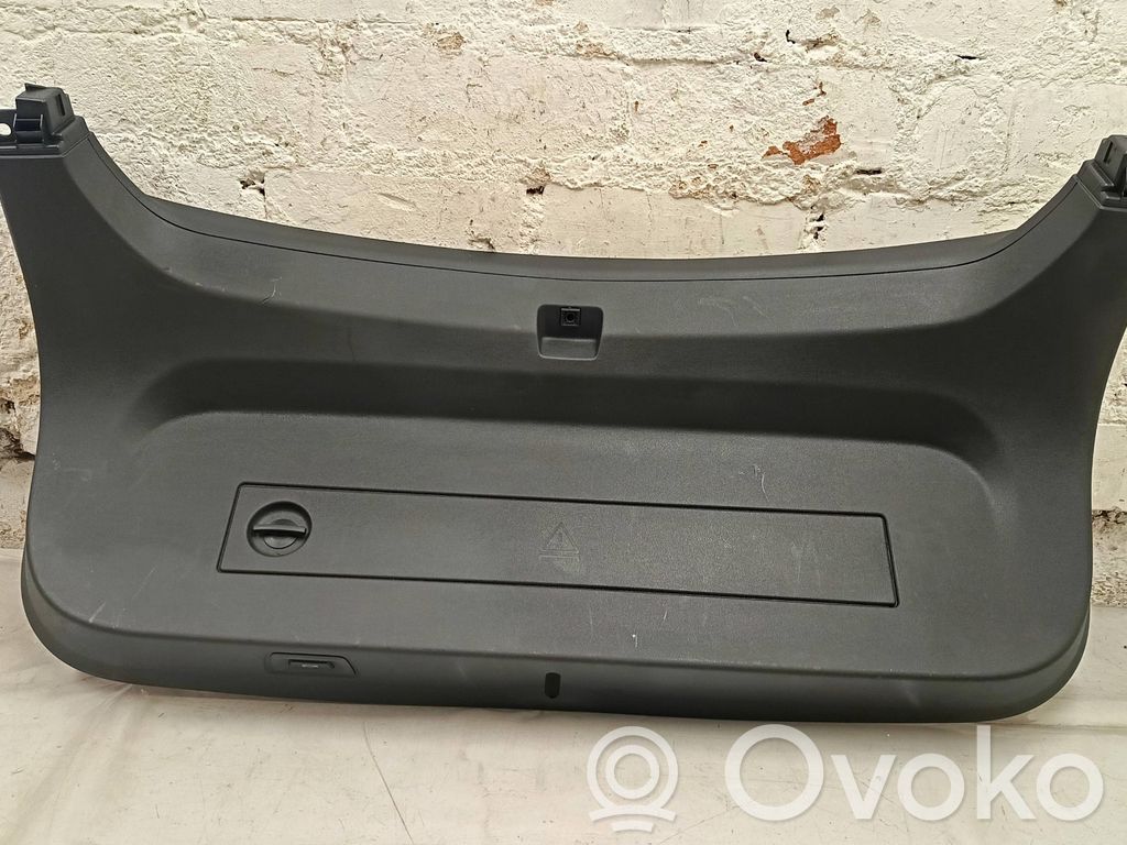 BMW i4 Tailgate trim 