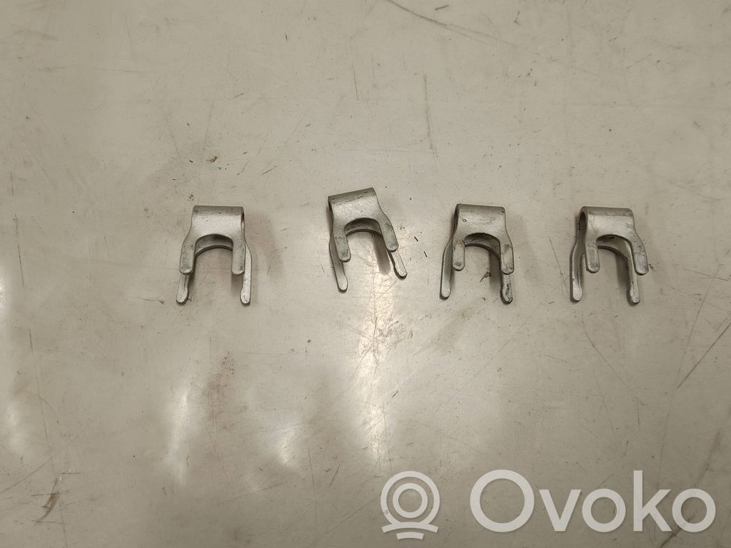 Mercedes-Benz A W176 Sprauslas turētājs/pleciņš 