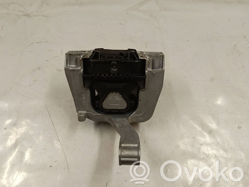 Engine mount bracket   5WA199262D