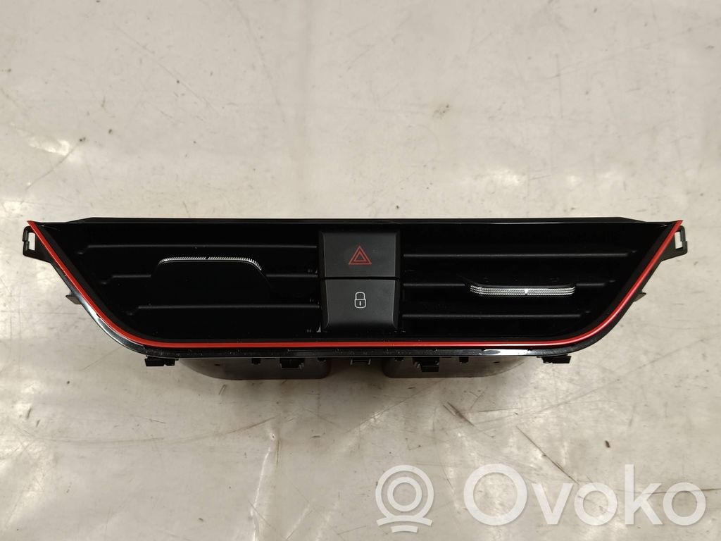 Skoda Kamiq Dysze / Kratki środkowego nawiewu deski rozdzielczej 