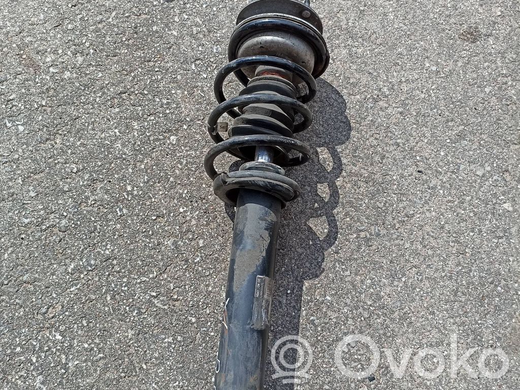 BMW X1 E84 Priekšpusē amortizators 