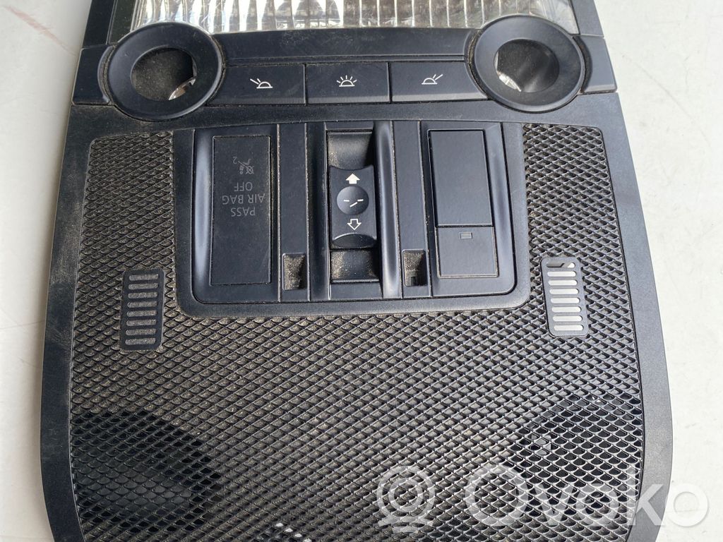 BMW X5 E70 Priekinių vietų apšvietimo žibintas 