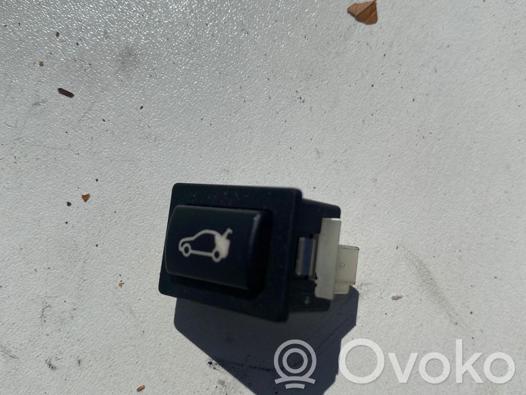 Interruptor para abrir la puerta trasera   9200316,280709