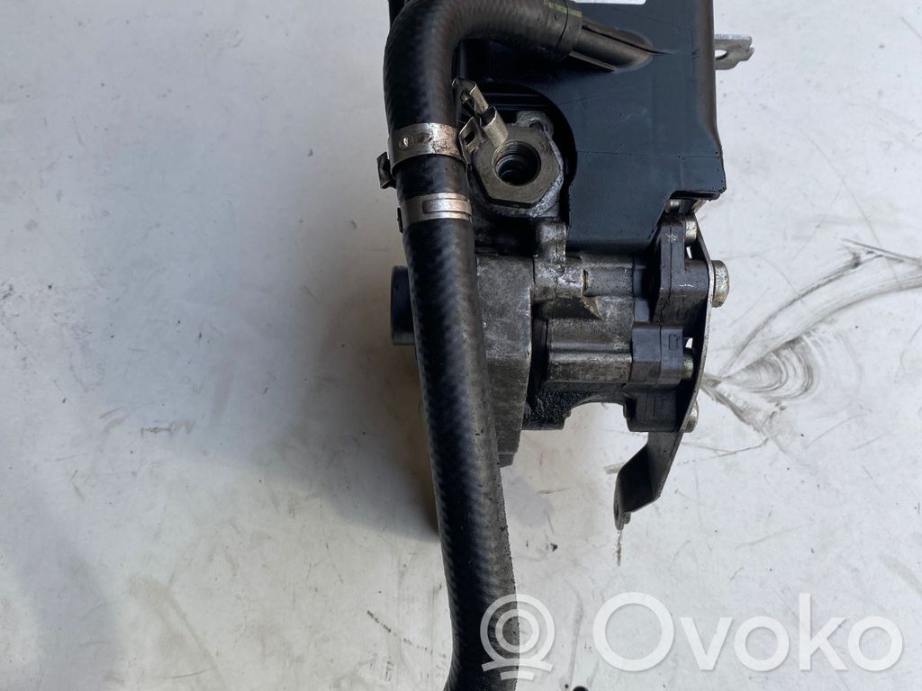 BMW 5 E60 E61 Power steering pump 
