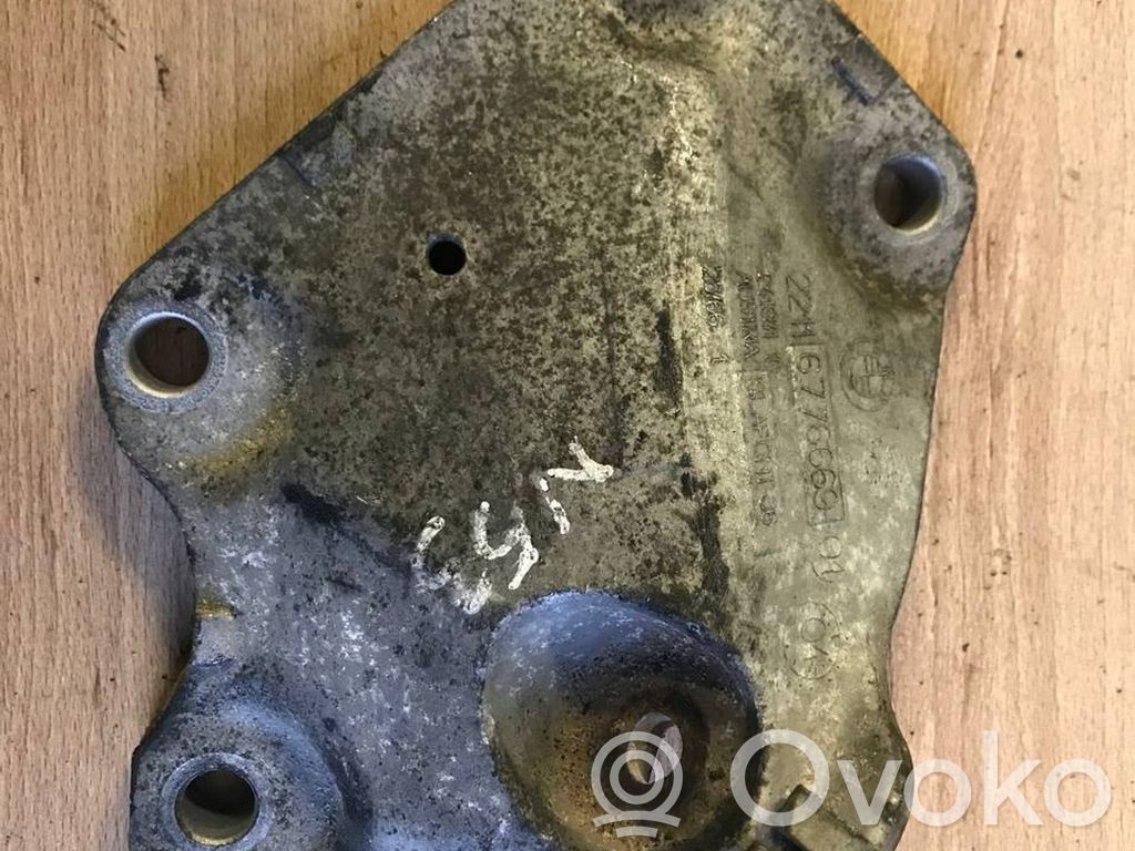 BMW 5 E60 E61 Engine mounting bracket 