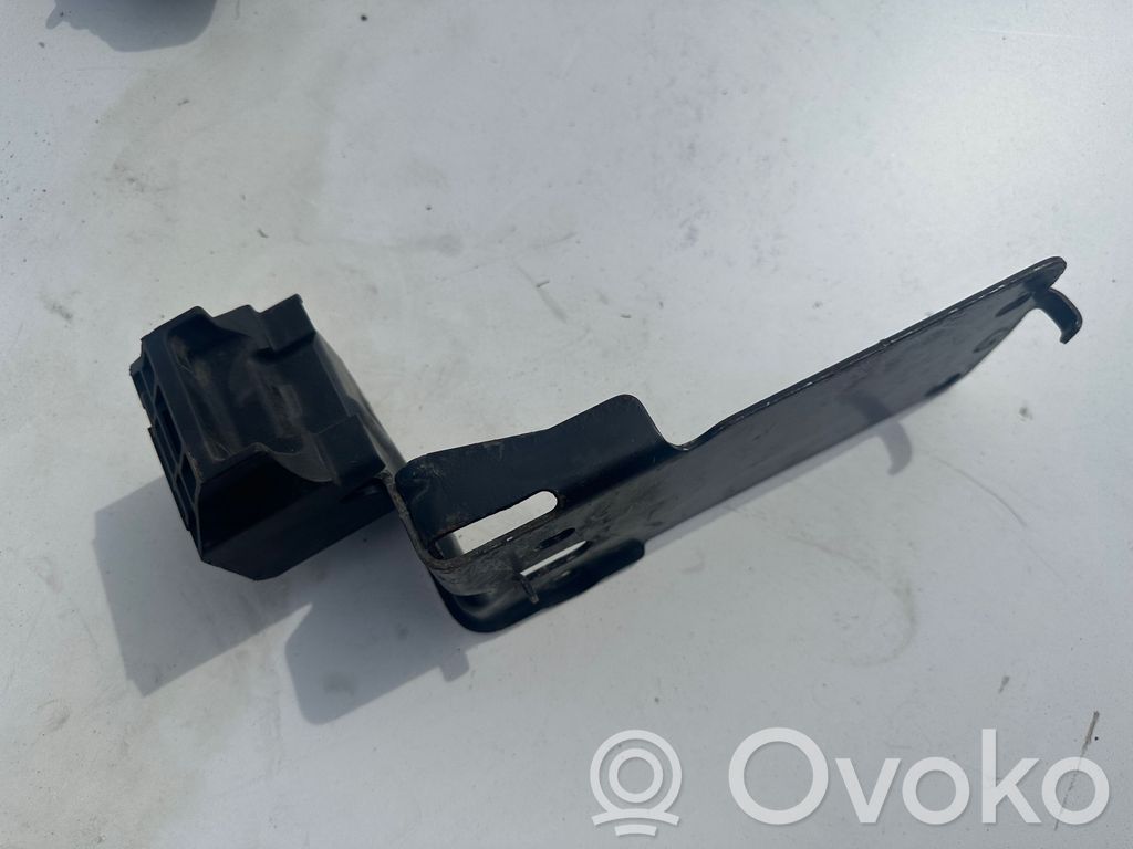 BMW 3 E90 E91 Radiator mount bracket 