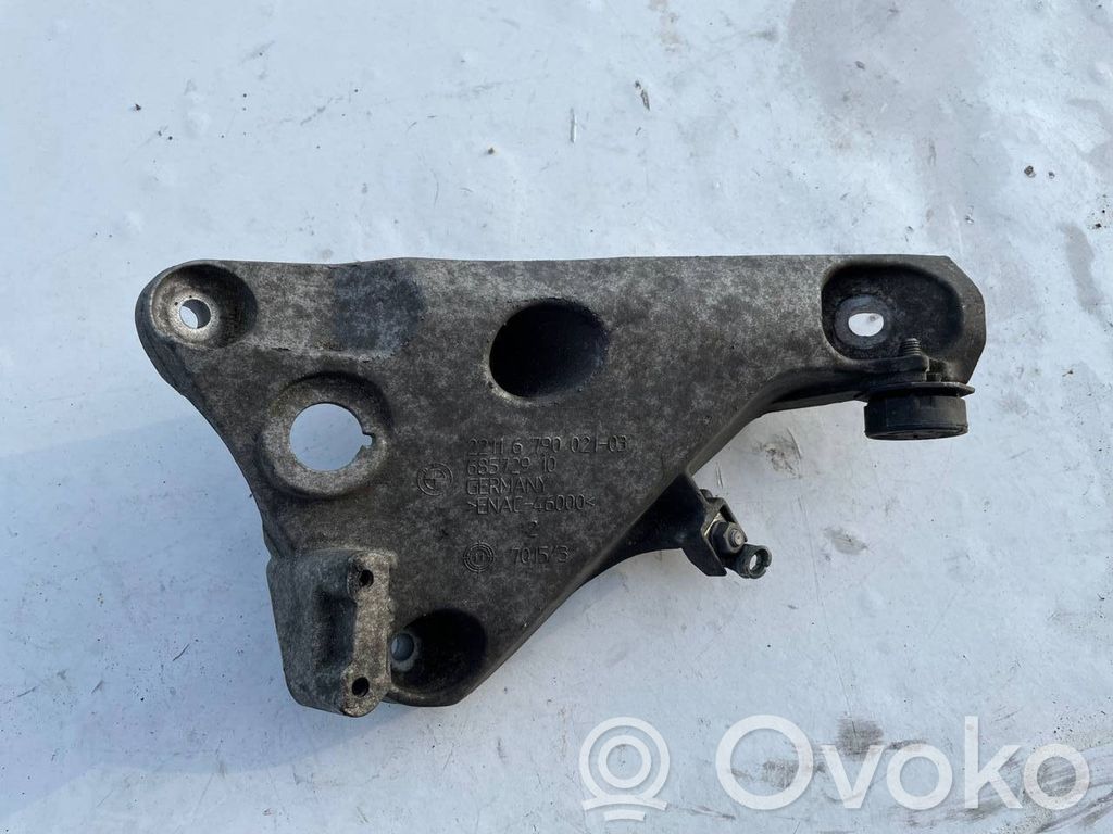Engine mounting bracket   6790021,68572910,ENAC46000