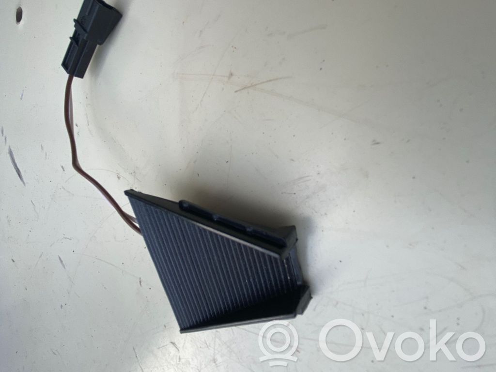 Volkswagen T-Roc Lampka podsufitki tylna 