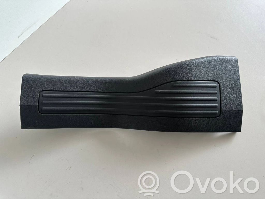 Ford Explorer Rear sill trim cover 