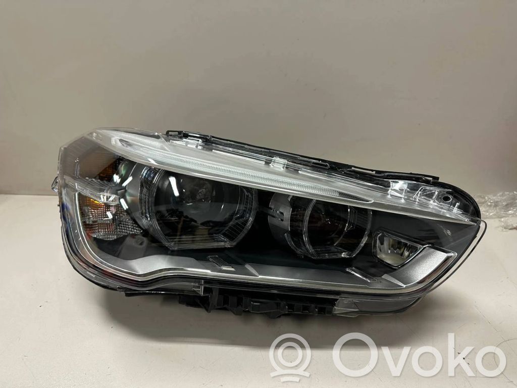 BMW X1 F48 F49 Lampa przednia 