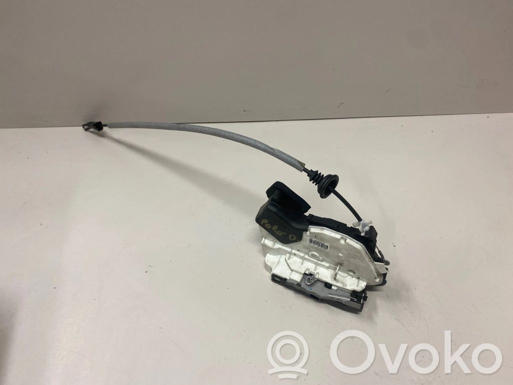 Volkswagen Polo V 6R Zamek drzwi przednich 