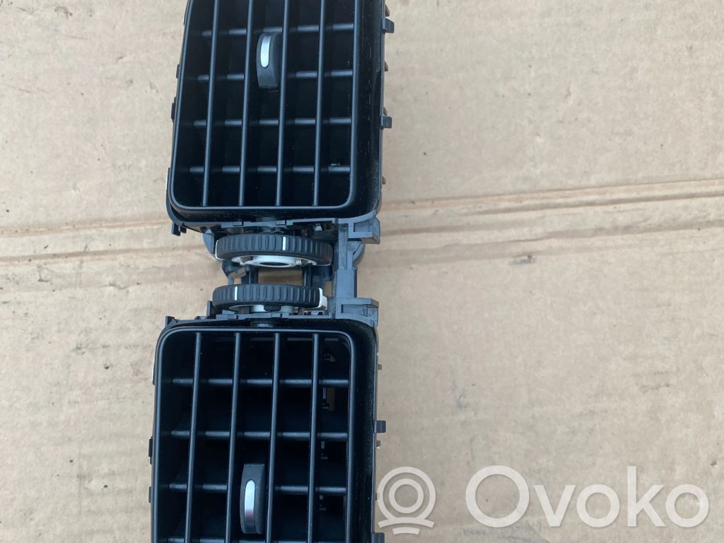 Volkswagen Polo V 6R Dysze / Kratki środkowego nawiewu deski rozdzielczej 