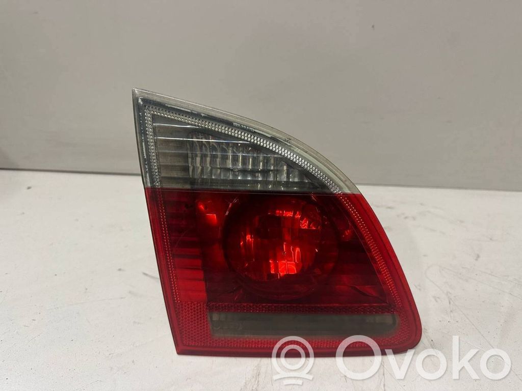 BMW 5 E60 E61 Aizmugurējais lukturis pārsegā 