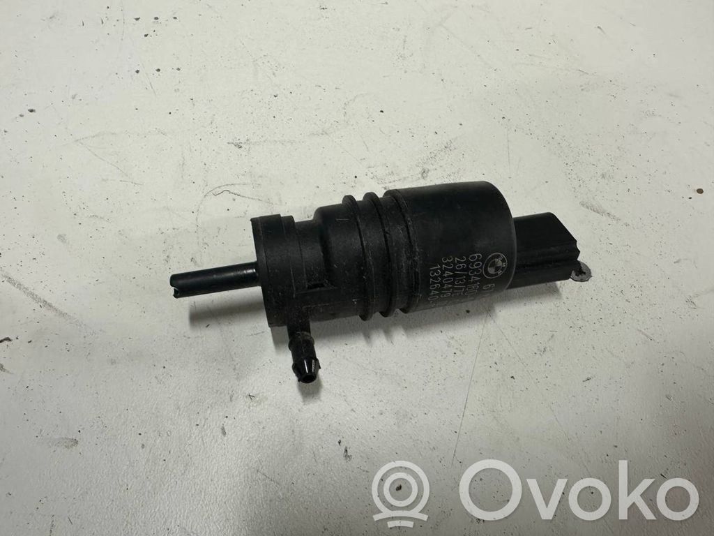 Windscreen/windshield washer pump   6934160,13264011,3240479,2730588,67120154873,67126934159,67126934160,67127298309,67127302588,67127302589,6934159,7298309,7302589,A0008605826,A2218690121