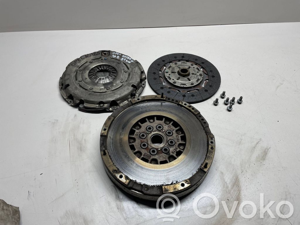Opel Astra K Sankabos komplektas 