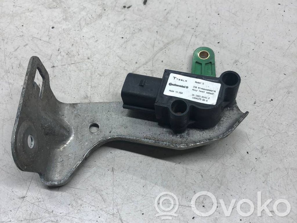 Tesla Model S Headlight/headlamp level sensor 