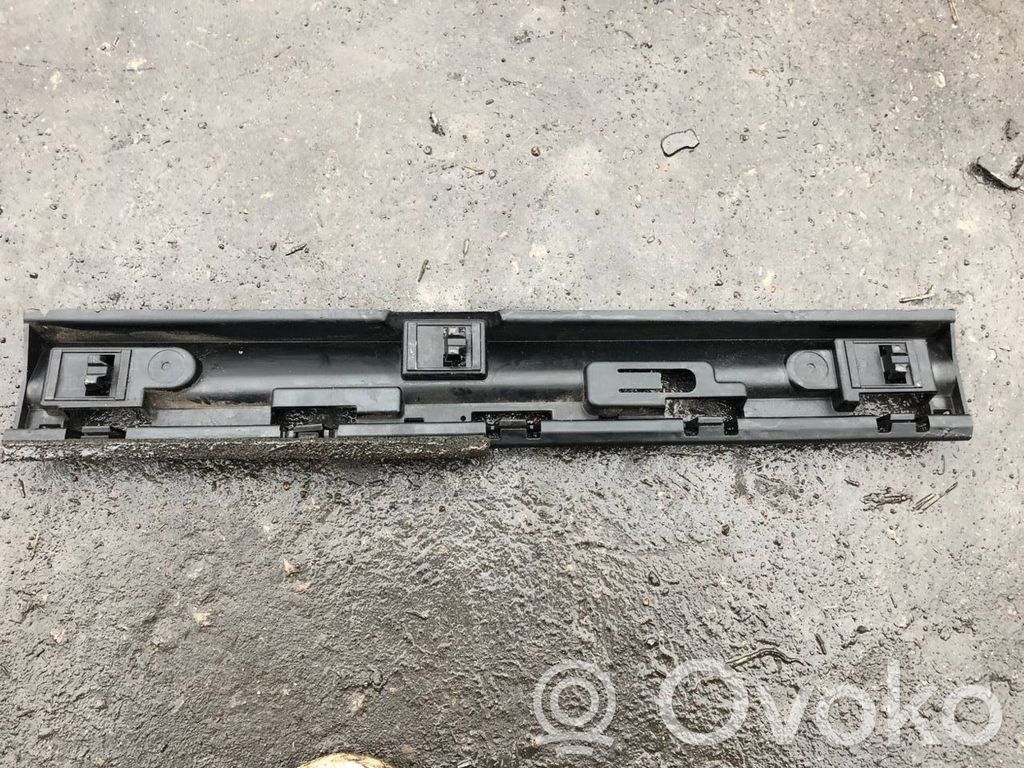 BMW X1 F48 F49 Ślizg listwy progowej 