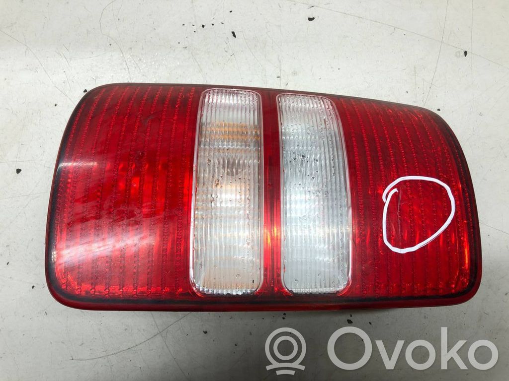 Volkswagen Caddy Aizmugurējais lukturis virsbūvē 