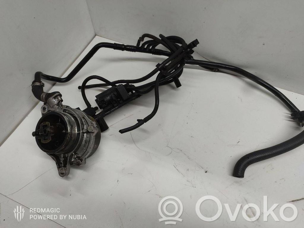 Vacuum pump   7787366