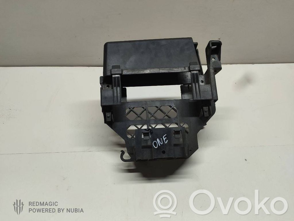 Mini One - Cooper Coupe R56 Engine control unit holder 