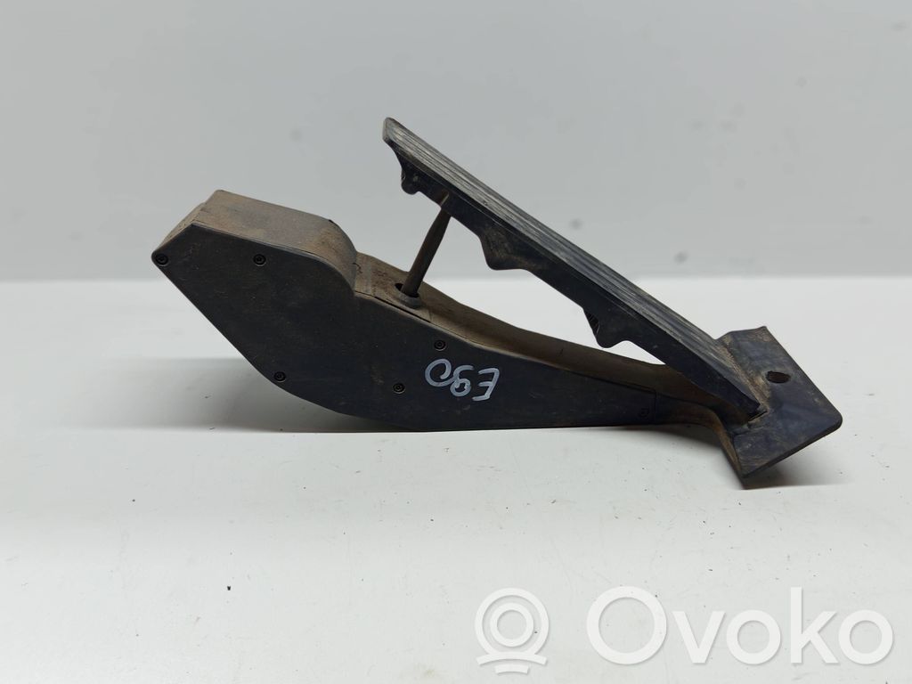 Pedale dell’acceleratore   6786285