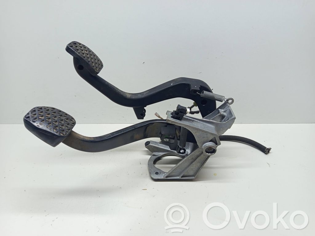 BMW 3 E90 E91 Pedal assembly 