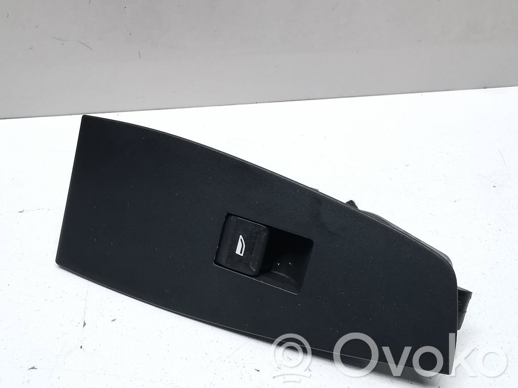 BMW 2 Active Tourer U06 Electric window control switch 
