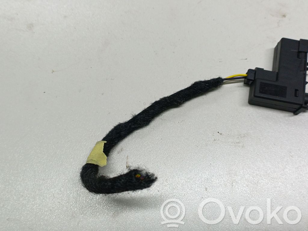 Luz de guantera   1S4113B748AD