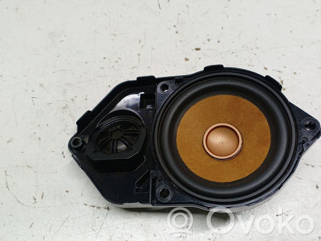 BMW X4 F26 Subwoofer 