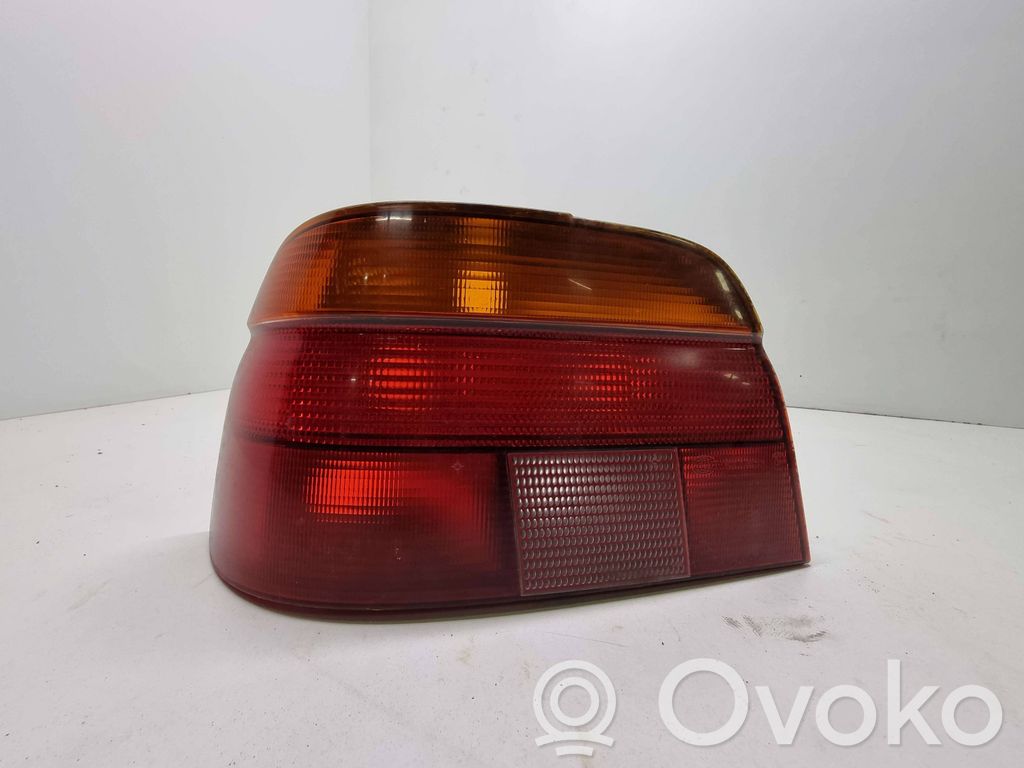 Rear/tail lights   8358031