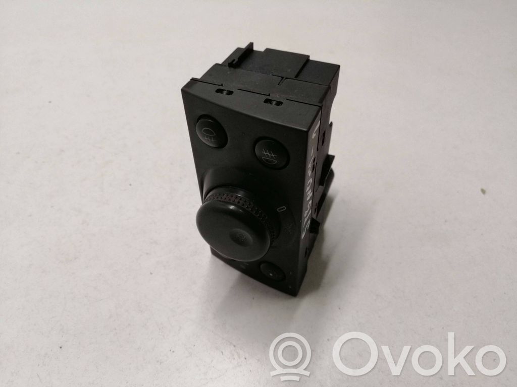 Light switch   9185831,0852