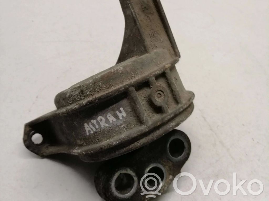 Engine mount bracket   90539246,5684055