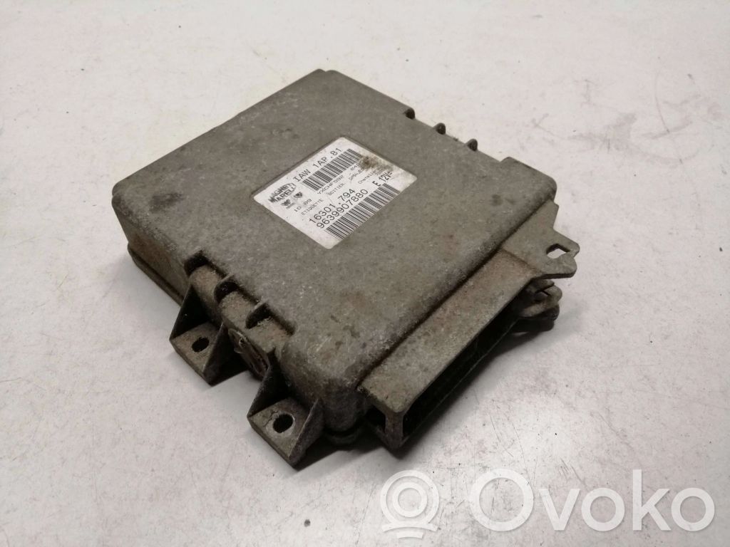 Peugeot 206 Engine control unit/module 
